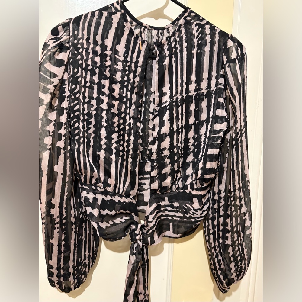 Women's Misa Black and Blush Patterned Long-sleeve Blouse open tie back - Picture 5 of 6